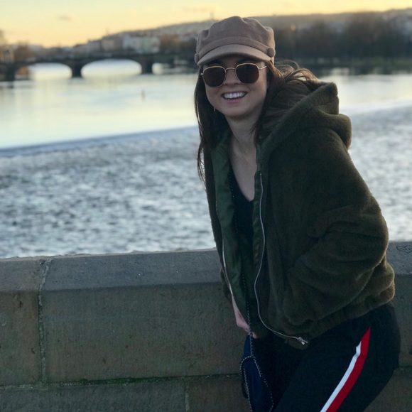 Faux Fur Green Hooded Jacket with elastic waistband and side pockets - Picture 3 of 4